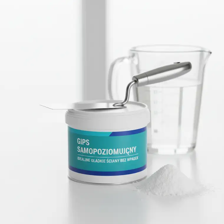 Amator wyrównuje ścianę gipsem samopoziomującym, kontrolując gładkość pod światło, aby uniknąć typowych błędów przy wygładzaniu ścian